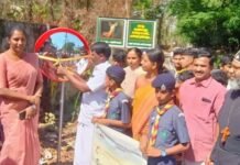 ബ്ലൈന്ഡ് സ്പോട്ടില് ട്രാഫിക് മിറര് സ്ഥാപിച്ച് വിദ്യാര്ഥികള്