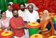 മാലിന്യ വസ്തുക്കൾ ശേഖരിക്കാൻ സാമഗ്രികളുമായി നഗരസഭ