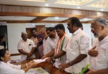 തൊട്ടതെല്ലാം പൊന്നാക്കുന്ന സാംസ്കാരിക രാഷ്ട്രീയ രംഗങ്ങളിലെ സജീവ സാന്നിധ്യം ; പി.എ മുക്താർ നാമനിർദ്ദേശ പത്രിക സമർപ്പിച്ചു