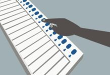 പണിമുടക്കി വോട്ടിംഗ് മെഷീൻ