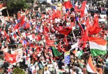 ആവേശക്കടലായി പെരുമ്പാവൂർ; നഗരവീഥികളെ പ്രകമ്പനം കൊള്ളിച്ച് വോട്ടൊഴുക്കിന്റെ കൊട്ടിക്കലാശം