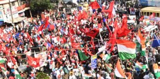 ആവേശക്കടലായി പെരുമ്പാവൂർ; നഗരവീഥികളെ പ്രകമ്പനം കൊള്ളിച്ച് വോട്ടൊഴുക്കിന്റെ കൊട്ടിക്കലാശം