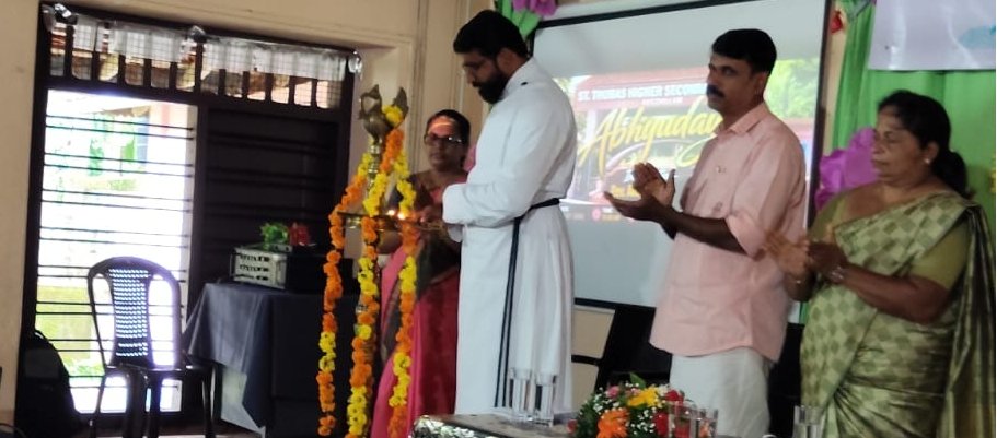 കീഴില്ലം സെന്റ് തോമസ് സ്കൂളിൽ പ്ലസ് വൺ ക്ലാസുകൾക്ക് തുടക്കമായി